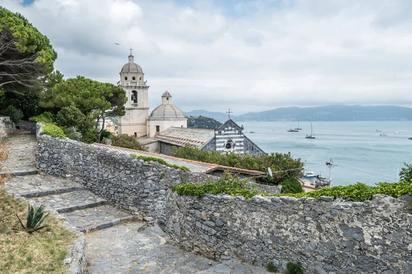 Campanario Hermosa Iglesia San Lorenzo Portovenere — Foto de Stock