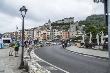 Portovenere, İtalya - 06 / 30 / 2020: Porto Venere limanı