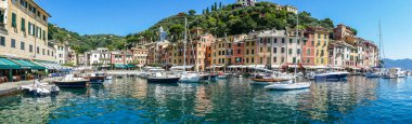 Portofino, İtalya - 07 / 30 / 2020: Körfezin panoramik manzarası