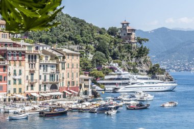 Portofino, İtalya - 07 / 02 / 2020: körfezin havadan görünüşü