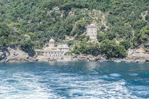 Bahía San Fruttuoso Con Agua Verde Abadía Cerca Playa — Foto de Stock