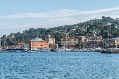 Santa Margherita Ligure, İtalya - 07 / 01 / 2020: şehrin limanı
