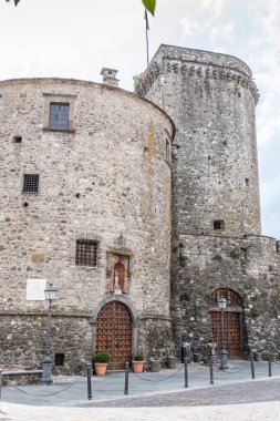 Varese Ligure, İtalya - 07 / 01 / 2020: bir kalenin kulesi