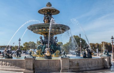 Paris 'teki Place de la Concorde' da Güzel Çeşme