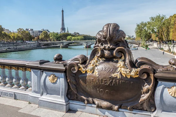 Ponte Alexandre Iii Com Torre Eiffel Fundo — Fotografia de Stock