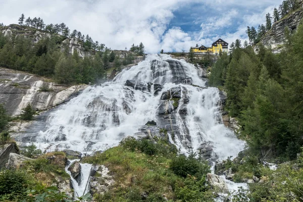 Very High Beautiful Waterfall Toce Formazza Valley — Stock Photo, Image