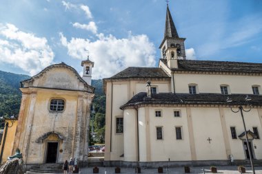 Malesco, İtalya - 08 / 22 / 2020: VIgezzo Vadisi 'ndeki güzel kilise