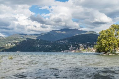 Luino 'daki fırtınadan sonra Maggiore Gölü sel altında.