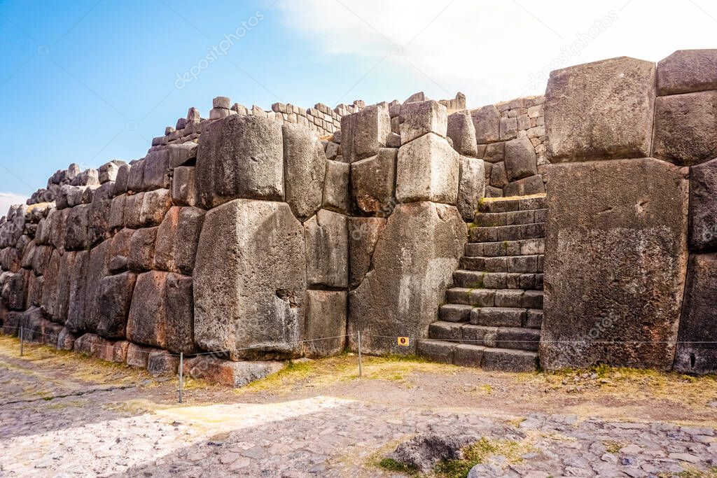 Fortaleza Inca de Sacsayhuaman, pared de roca. Cusco.