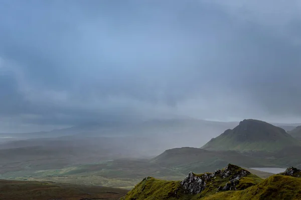 Uitzicht Vanaf Trotternish Ridge Isle Skye Schotland Dramatische Wolken — Stockfoto