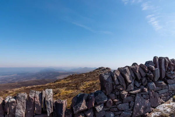 Gratwanderung in den schottischen Pentland-Hügeln — Stockfoto