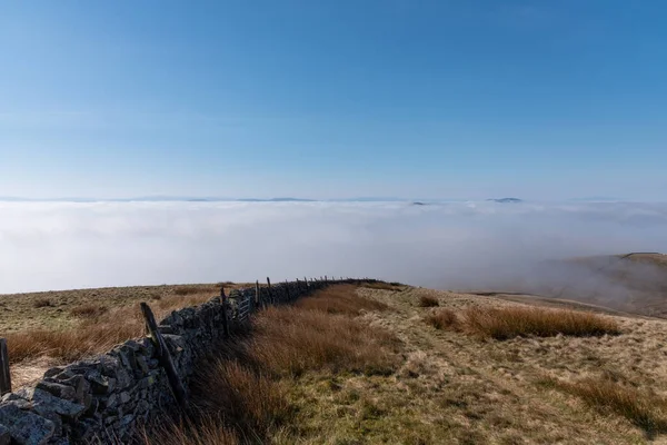 Gratwanderung in den schottischen Pentland-Hügeln — Stockfoto