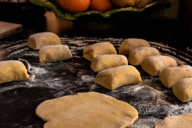 Ev yapımı mantar tatlısı, vejetaryen mutfağı.