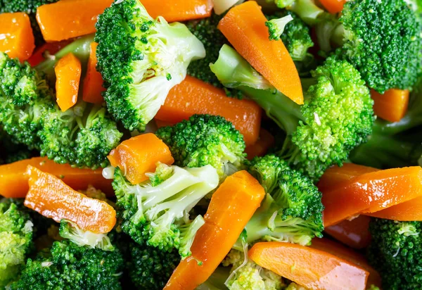 Taze sebze salatası. Geçmişi. Brokoli, havuç, karnabahar, havuç ve kırmızı biber..