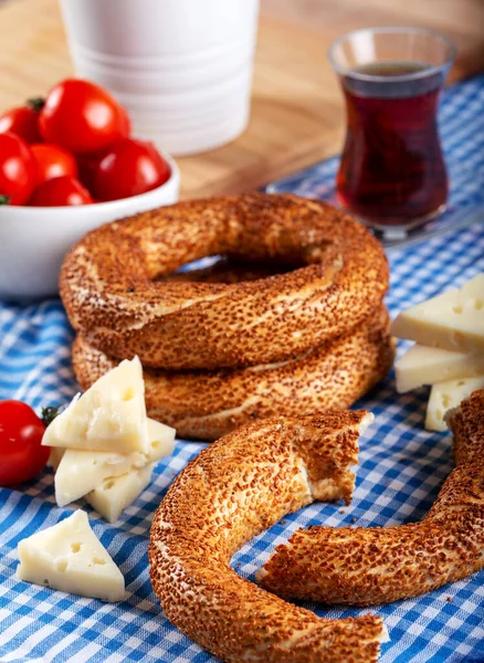 Turkish bagel (simit, gevrek) and tea