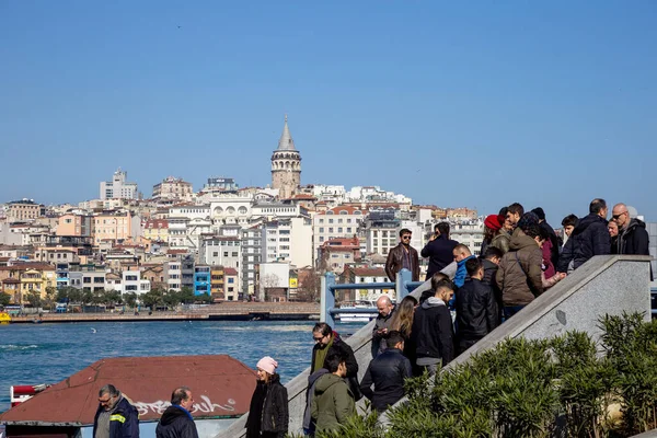 Istambul Turquia 2019 View Eminonu Ferry Port Istanbul Turkey Torre — Fotografia de Stock