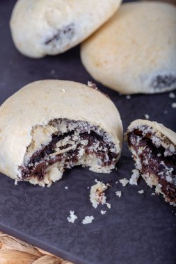 İzmir 'in ünlü çikolatalı kurabiyeleri. İzmir 'deki bu kurabiye bomba olarak bilinir.. 