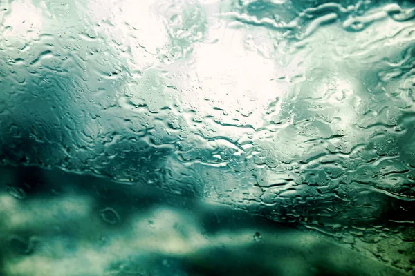 Straßenansicht Durch Autofenster Mit Regentropfen Fahren Regen Selektiver Fokus — Stockfoto