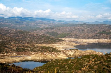 Güzel göl manzarası