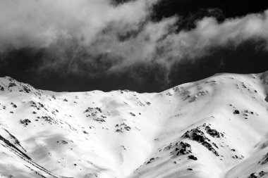 Karlı Kış Dağları Manzaraları, Bozdağ, İzmir, Türkiye. Kış manzarası. 