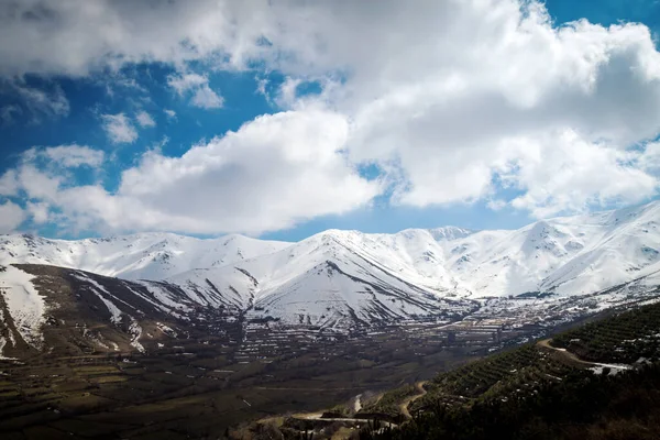 雪の冬の山の風景 Bozdag イズミル トルコ 冬景色 — ストック写真