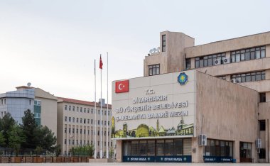 Diyarbakır / Türkiye - 05 / 01 / 2019: Diyarbakır Büyükşehir Belediyesi. Diyarbakır, Türkiye.
