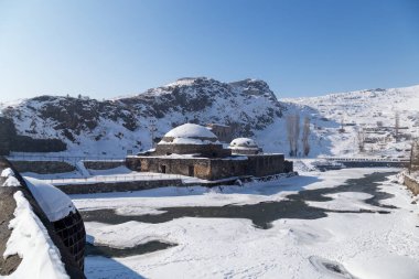 Cuma Hamami (Türk hamamı), Kars, Türkiye - 02 / 06 / 2018. Osmanlı mimarisinin ilk büyük hamamı olarak Kars 'ta XVII' de inşa edilmiştir. Yüzyıl. 