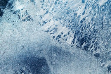 penceresinde ayaz desenleri