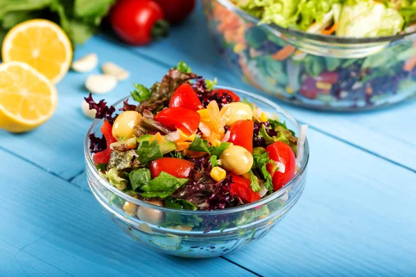 Salada Legumes Misturados Frescos Uma Tigela — Fotografia de Stock