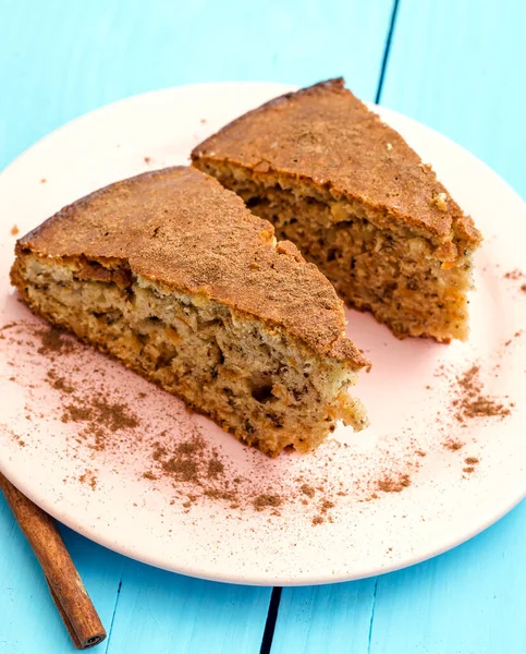 Pastel Zanahoria Con Canela Sobre Fondo Madera — Foto de Stock