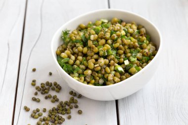 Kavanozda fasulye salatası..