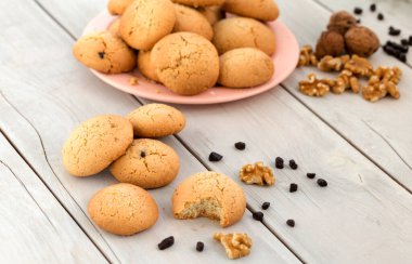 Cevizli çikolatalı kurabiyeler.