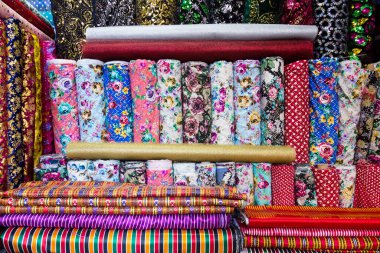 Geleneksel Türk kumaşı, arka plan. (Kemeralti Çarşısı, İzmir, Türkiye)