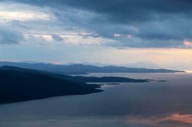 Gün batımı, deniz kenarı, arka plan. Mugla, Türkiye.