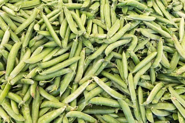 集市上新鲜绿豆 — 图库照片