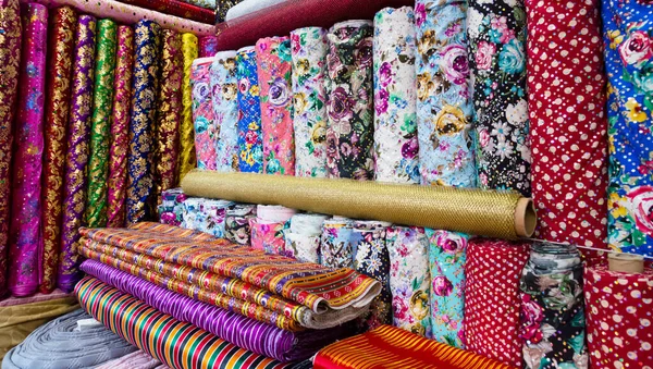 Kain Tradisional Turki Latar Belakang Kemeralti Bazaar Izmir Turki — Stok Foto