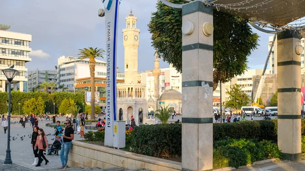 Konak Izmir Turkiet 2019 Konaktorget Och Det Historiska Klocktornet Izmir — Stockfoto