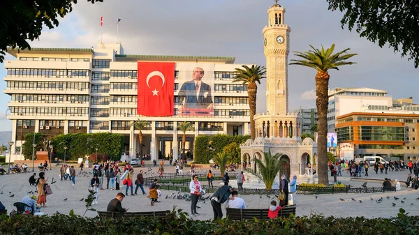 Konak Izmir Turkiet 2019 Konaktorget Och Det Historiska Klocktornet Izmir — Stockfoto