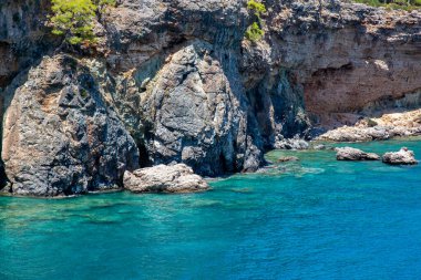 Antalya, Türkiye 'de güzel bir körfez. Antalya 'daki Phaselis Körfezi Türkiye Akdeniz.