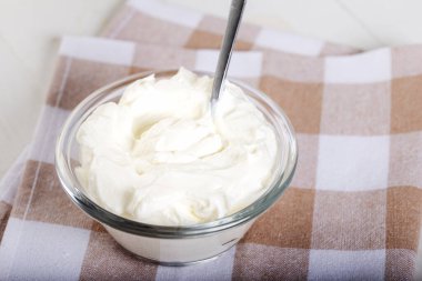 Kasede taze yoğurt var. Kapat.. 