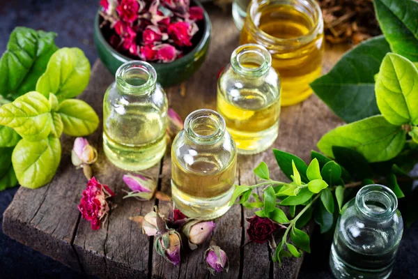 Dried Herbs Essential Oils Aromatherapy Treatment Bottle Rose Essential Oil — Stock Photo, Image