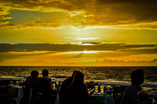 Romantisk Sunset Dining Hawaii — Stockfoto