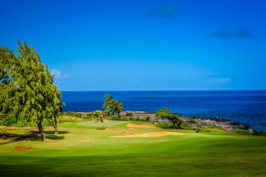 Kapalua, Maui, Hawaii Adaları 'nda golf sahası. Bu güzel Hawaii golf merkezinin her yerinden çarpıcı manzaralar..
