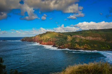 Hawaii Adaları 'ndaki Maui' nin ıssız kuzey kıyısında..
