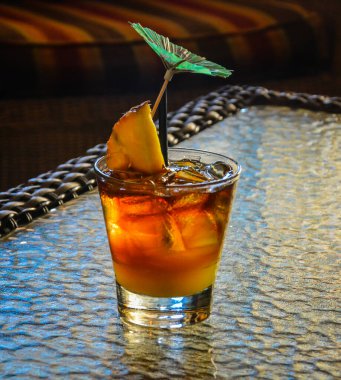 Bir Lahaina, Maui restoranında Hawaii Mai Tai 'si.