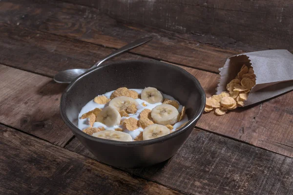 Flocons Maïs Lait Morceaux Banane Pour Petit Déjeuner — Photo