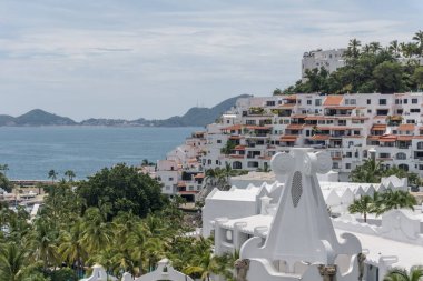 Manzanillo 'daki okyanus manzaralı manzara, Las Hadas Oteli.