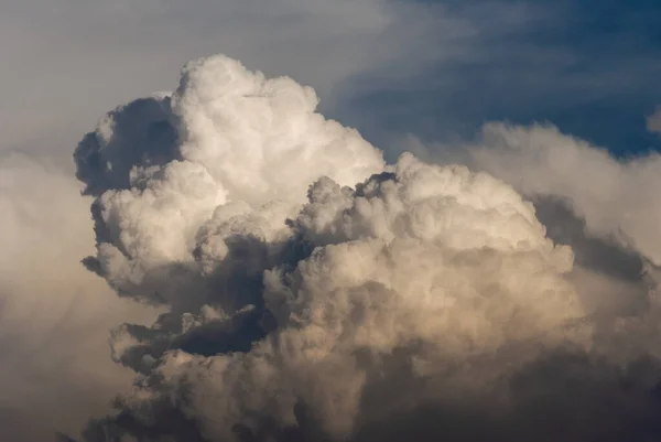 Kumulonimbus Drámai Naplementében Hegyi Sziluettben Közép Amerikában Guatemalában — Stock Fotó