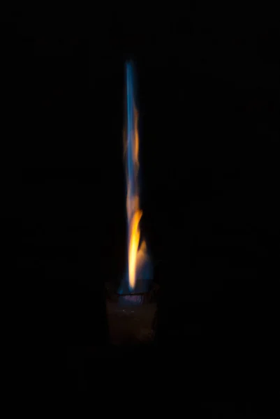 Пламя Голубое Оранжевое Пламя Черном Фоне Линии Взрыв Пиротехническая Опасность — стоковое фото