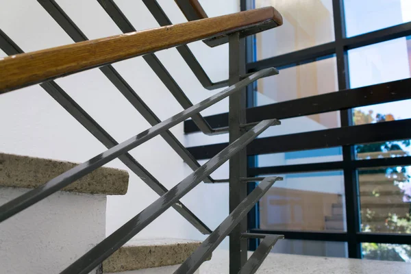 拉丁美洲危地马拉城建筑物内的楼梯和扶手 — 图库照片